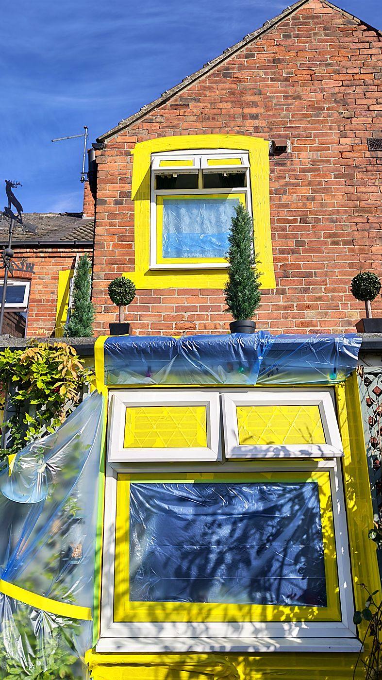 Upper and lower windows fully masked